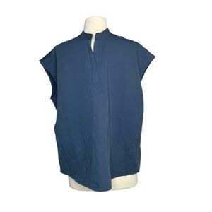 Figs Women’s Rafaela oversized scrub top Dark Harbor